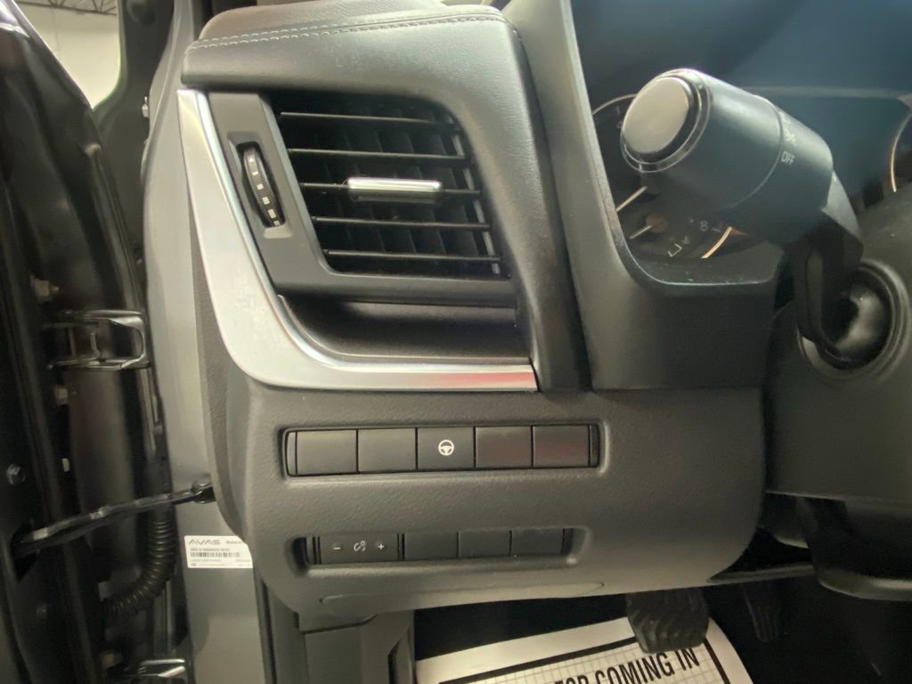 Used 2023 Nissan Rogue SV image 23