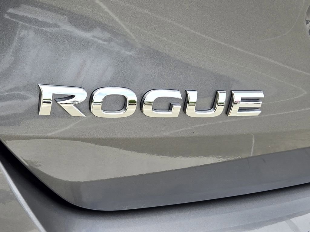 Used 2019 Nissan Rogue SV image 11