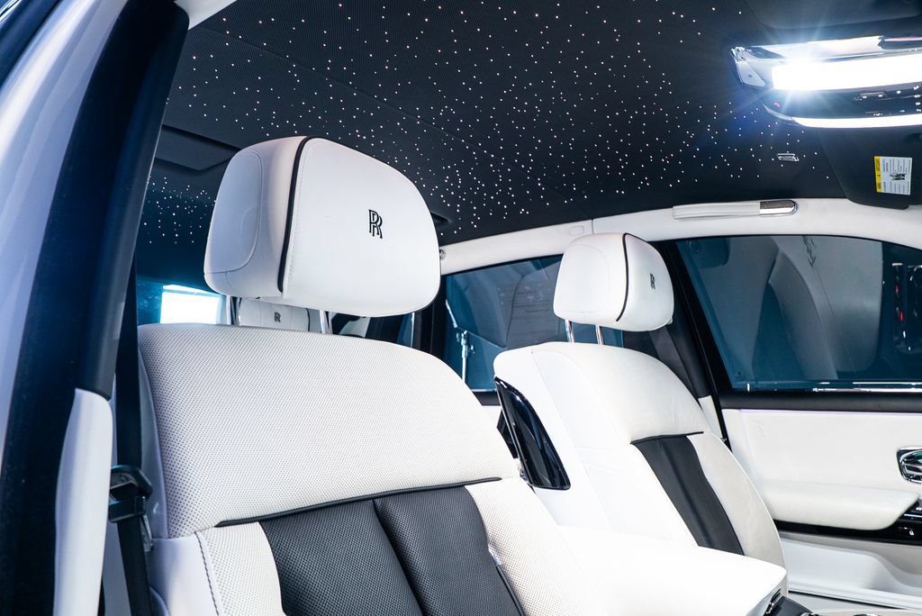 Used 2022 Rolls-Royce Phantom Sedan w/ The Phantom Package RWD image 37