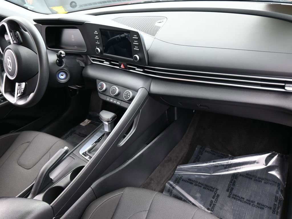 Used 2024 Hyundai Elantra SE FWD image 38