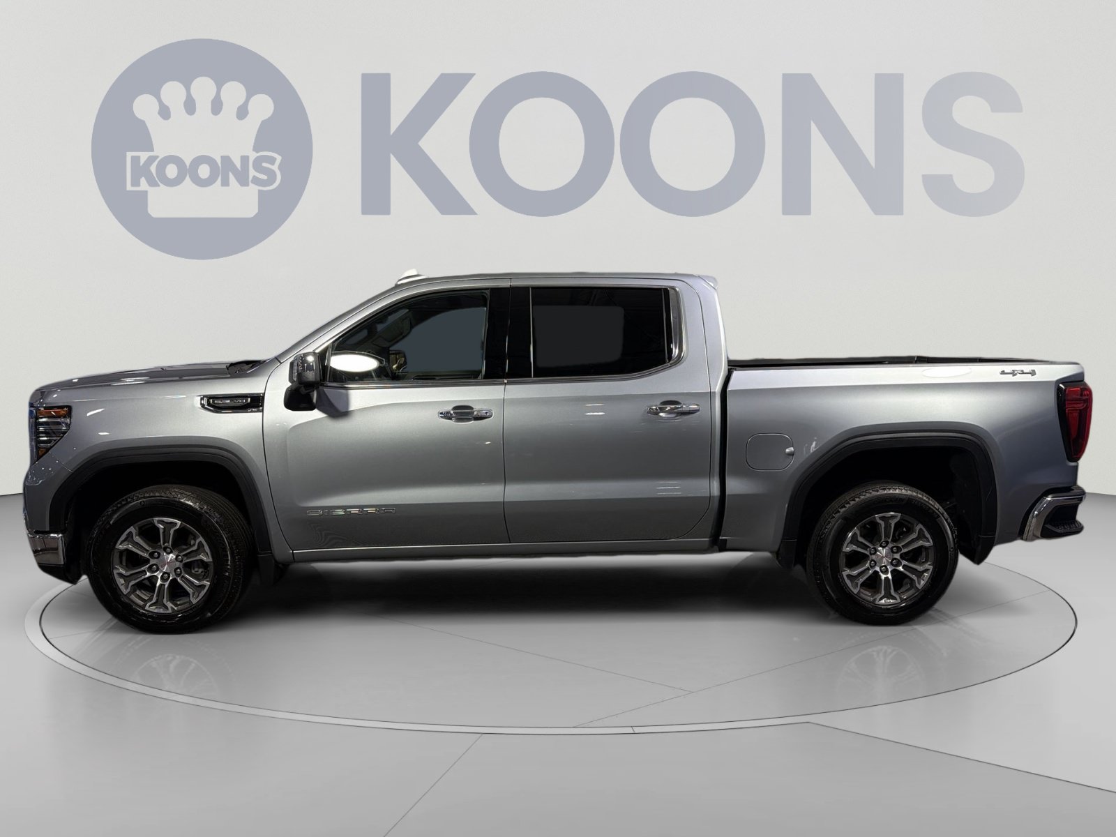 Used 2025 GMC Sierra 1500 SLT AWD/4WD image 2