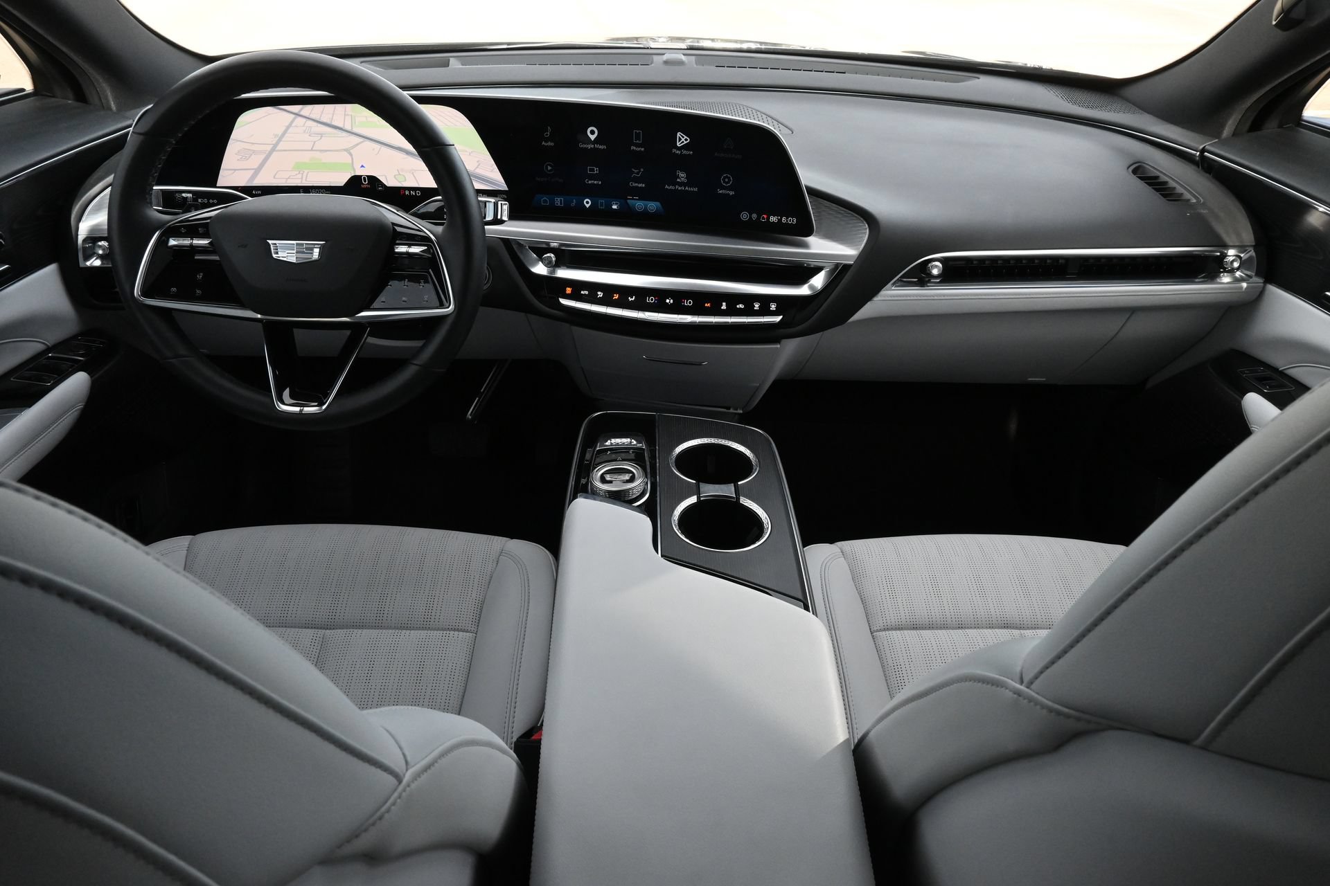 Used 2024 Cadillac Lyriq Luxury RWD image 8