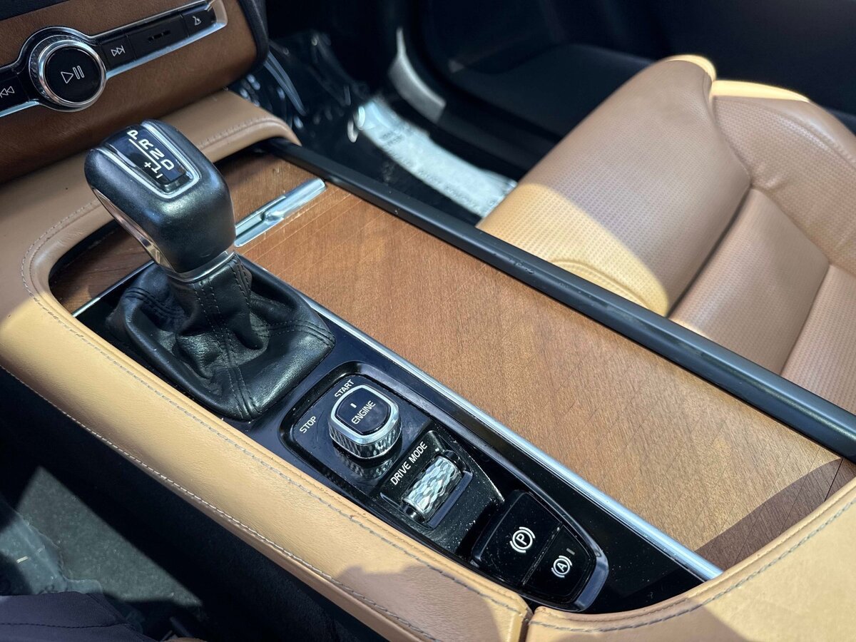 Used 2017 Volvo XC90 T6 Inscription w/ Vision Package AWD/4WD image 27