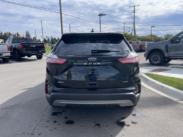 Certified 2024 Ford Edge SEL w/ Convenience Package AWD/4WD image 4