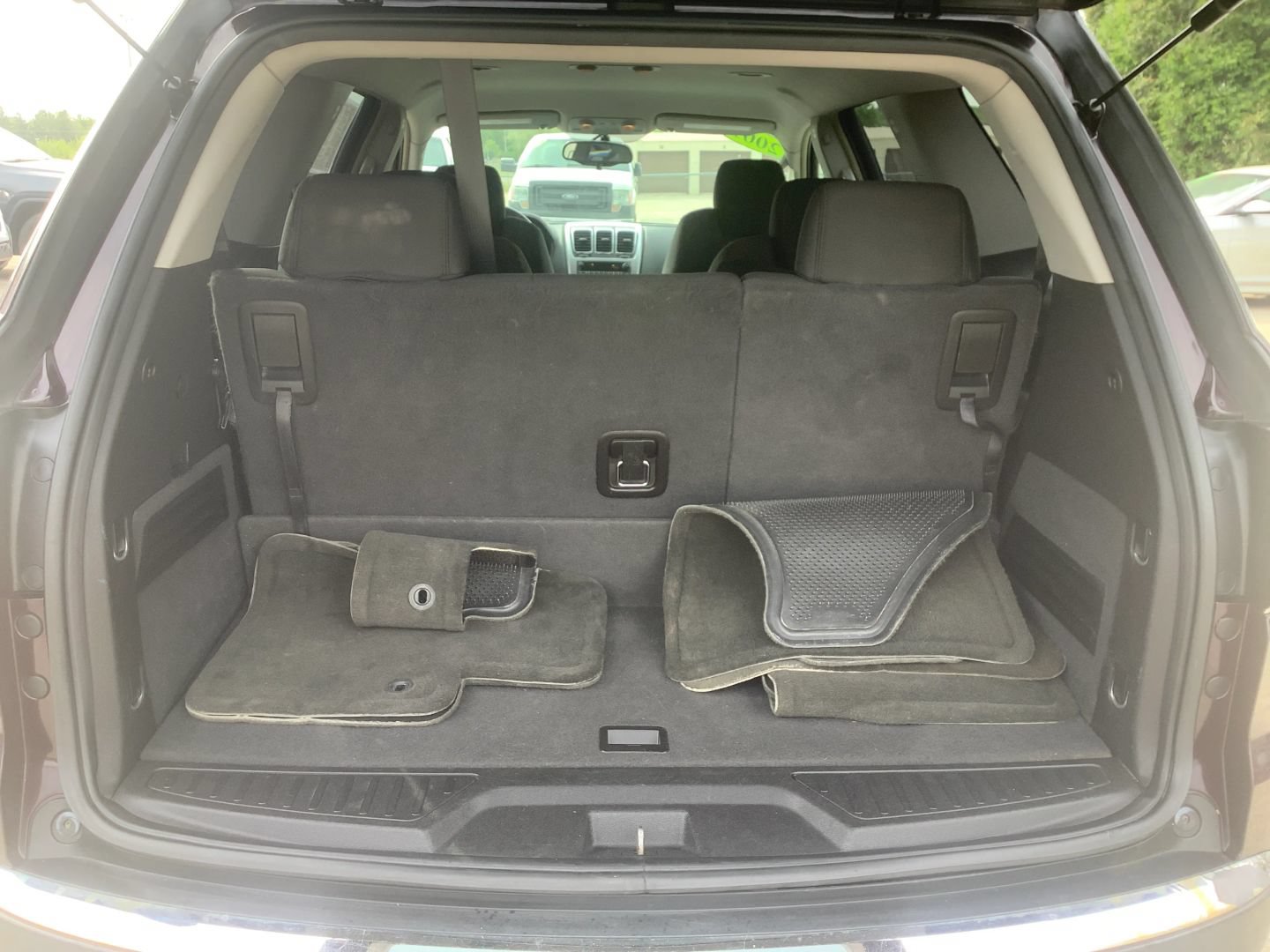 Used 2009 GMC Acadia SLE w/ Preferred Package FWD image 16