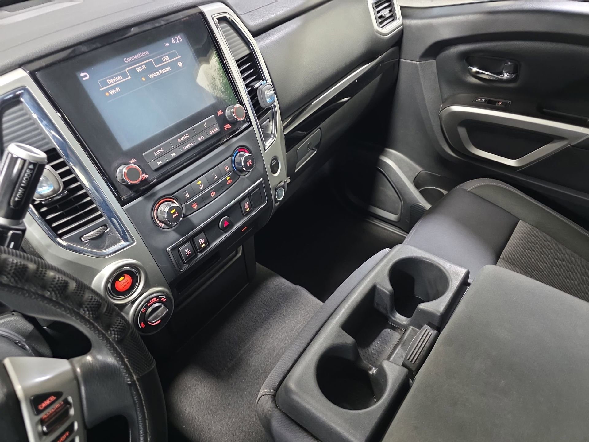 Used 2021 Nissan Titan SV w/ Off Road Protection Package image 25