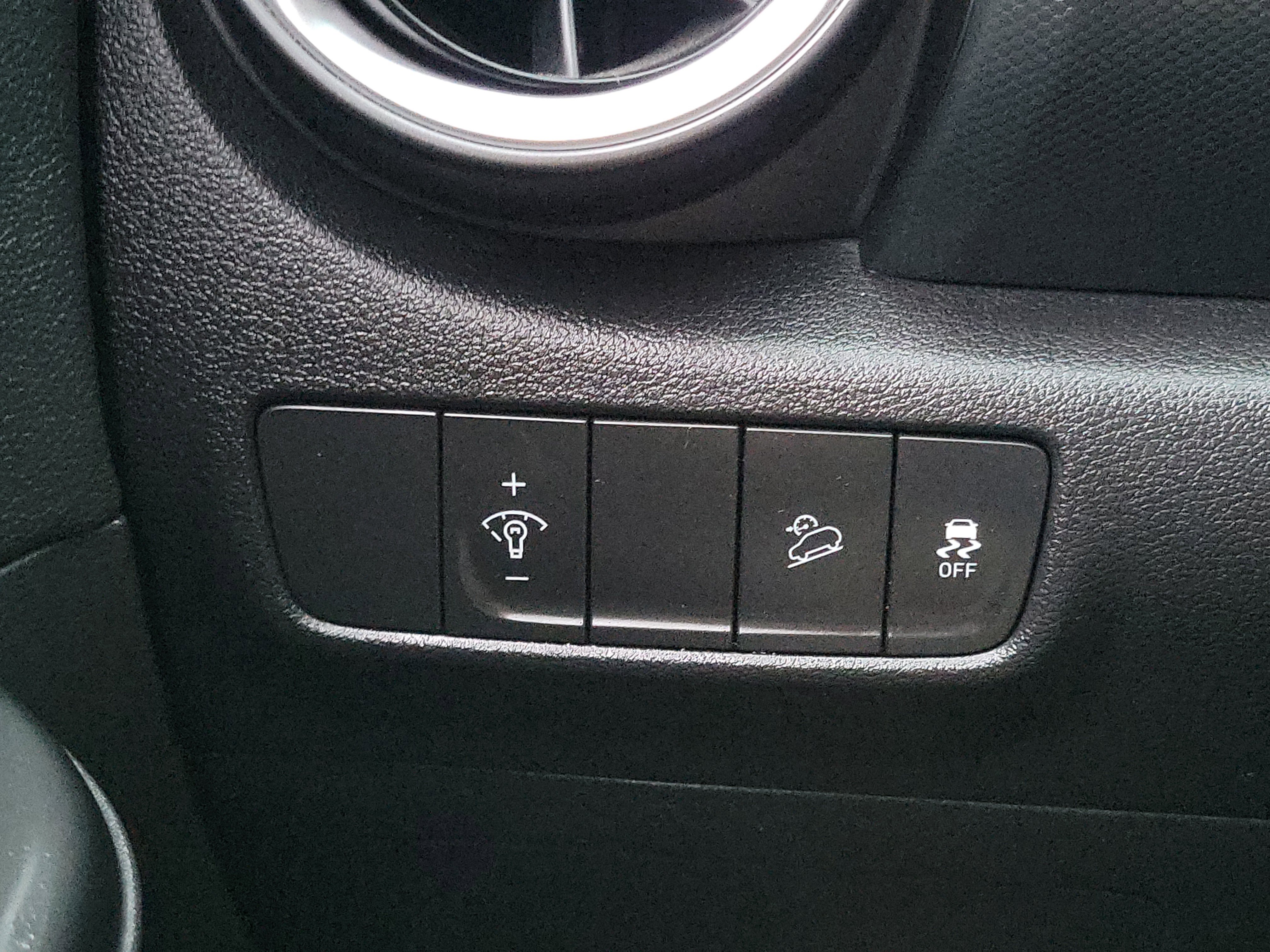 Certified 2023 Hyundai Kona Limited image 13