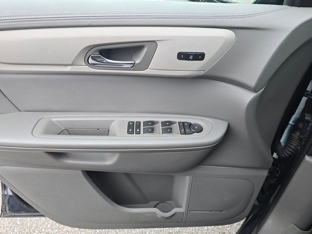 Used 2017 Chevrolet Traverse LT image 26