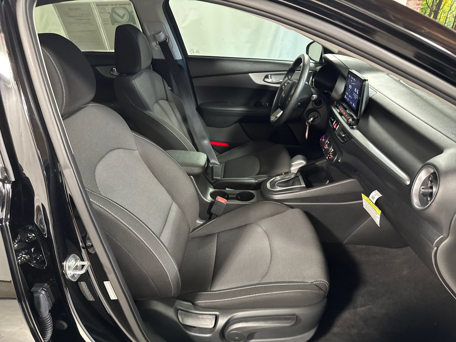 Used 2024 Kia Forte LXS FWD image 27