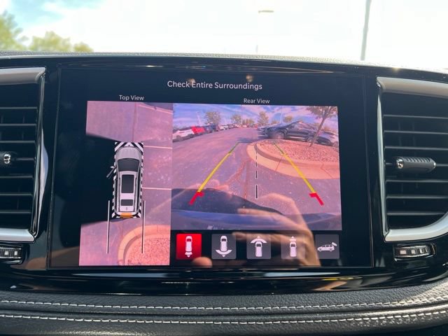 Used 2025 Chrysler Pacifica Select w/ Uconnect Theater Family Group AWD/4WD image 21