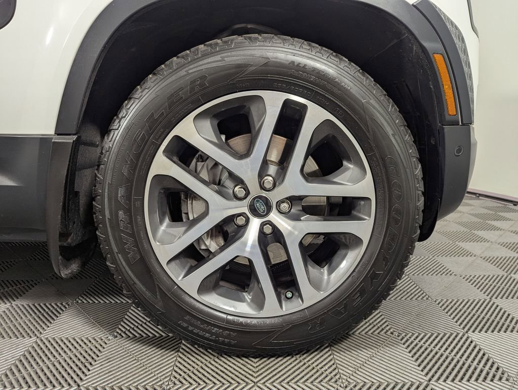 Used 2020 Land Rover Defender 110 HSE image 30