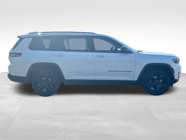 Used 2023 Jeep Grand Cherokee L Limited w/ Black Appearance Package AWD/4WD image 7