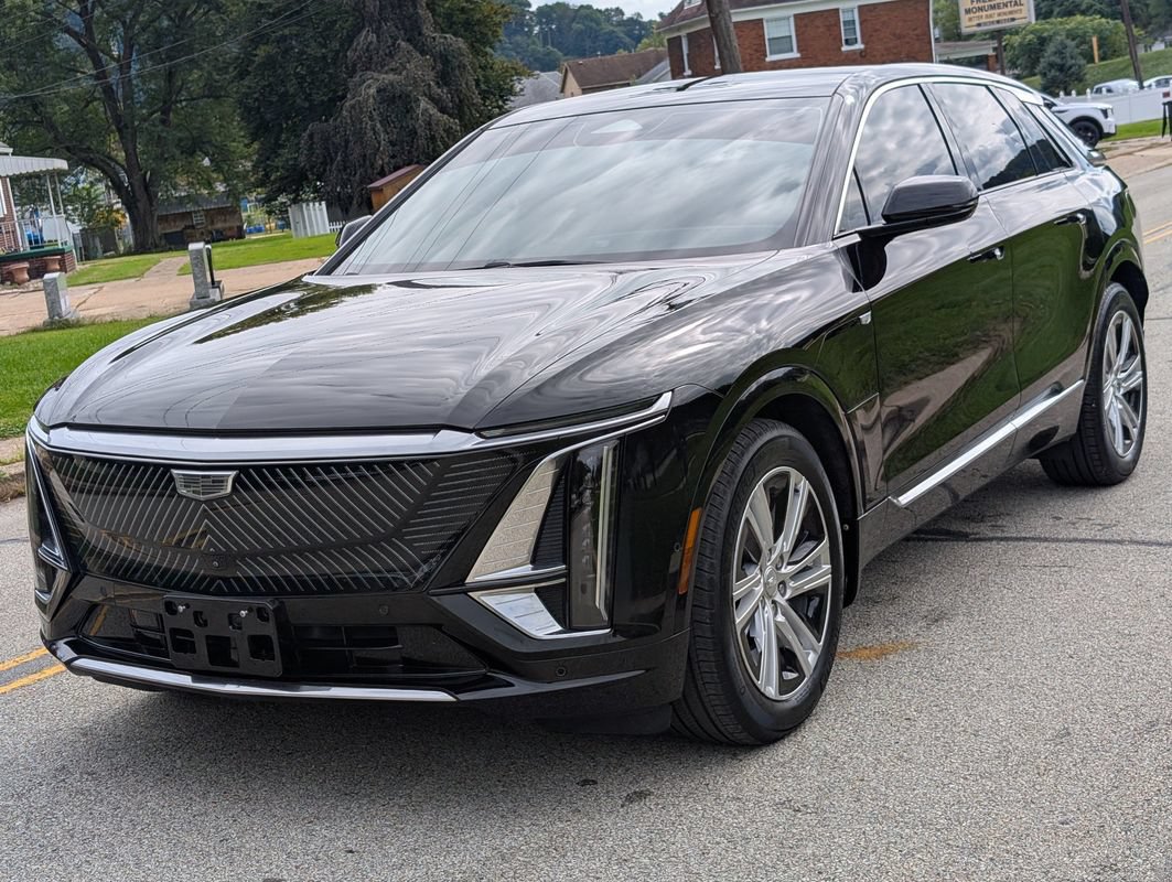Used 2024 Cadillac Lyriq Tech w/ Driver Assist Package AWD/4WD image 18