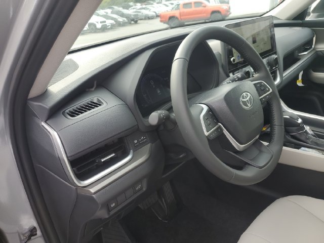 New 2026 Toyota Grand Highlander AWD image 19