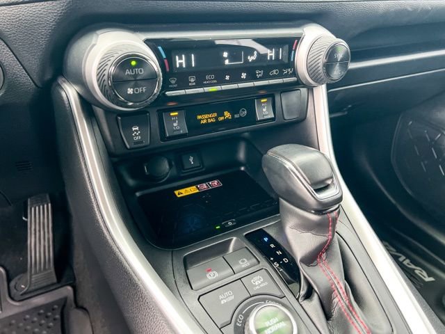 Used 2022 Toyota RAV4 XSE image 18