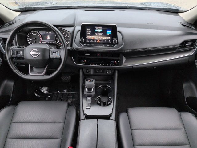 Used 2025 Nissan Rogue SV w/ SV Premium Package FWD image 15