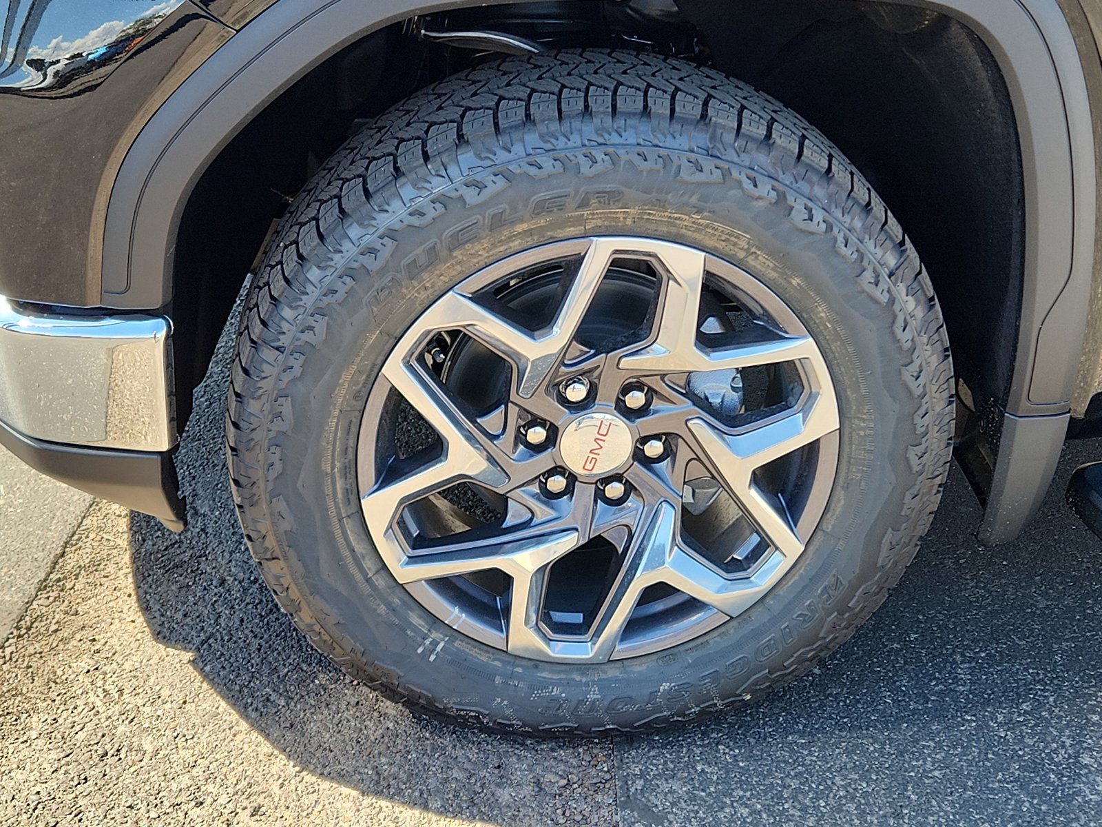 New 2026 GMC Sierra 1500 SLT image 8