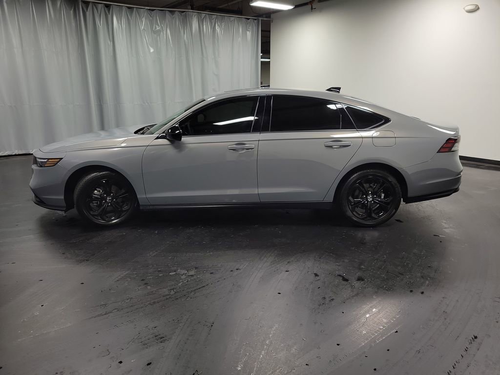Used 2025 Honda Accord SE image 5