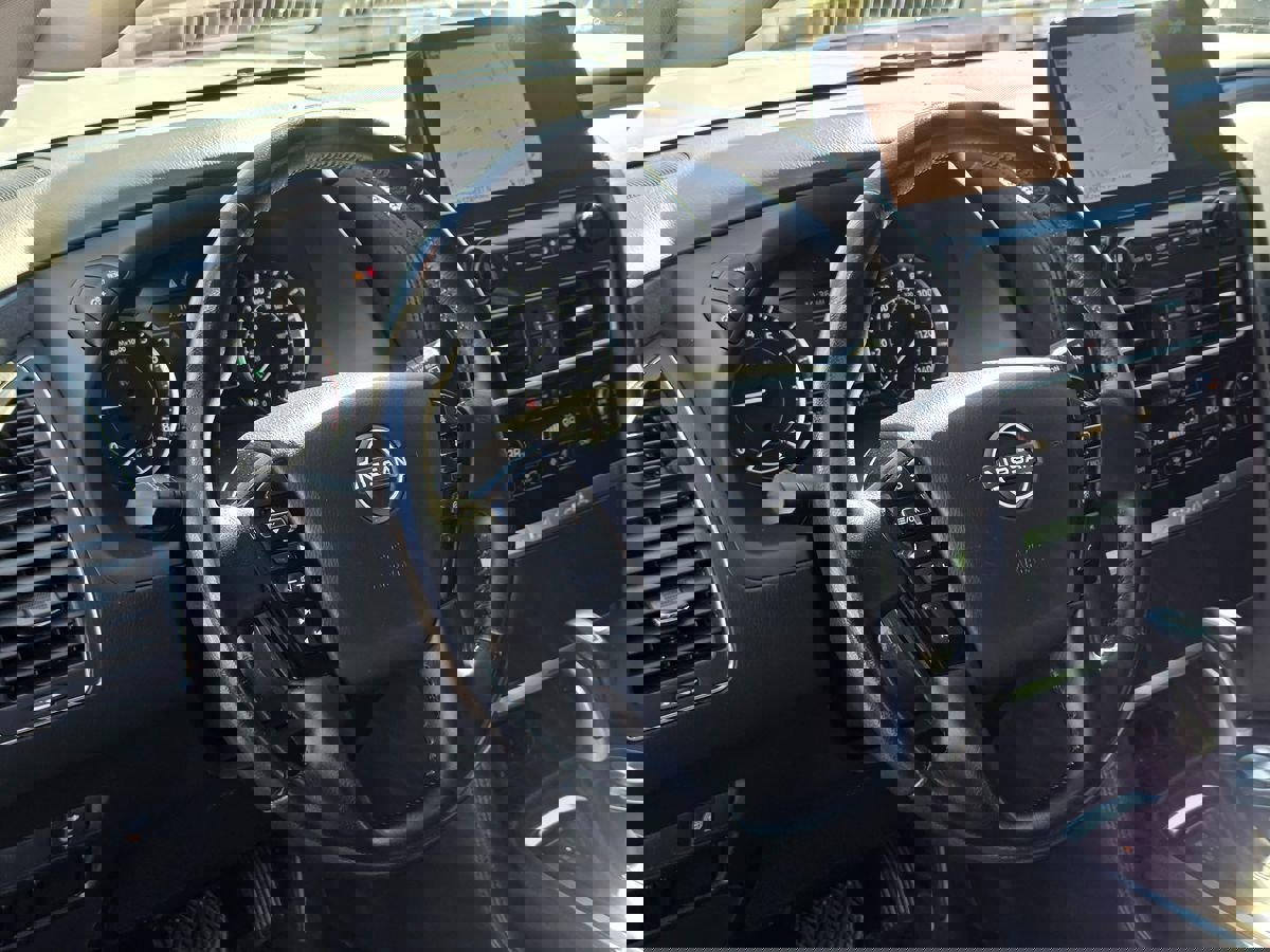 Used 2023 Nissan Armada SV image 14