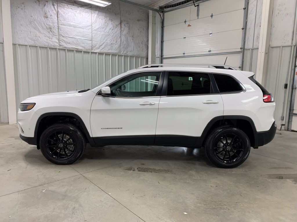 Used 2019 Jeep Cherokee Limited w/ Luxury Group AWD/4WD image 24
