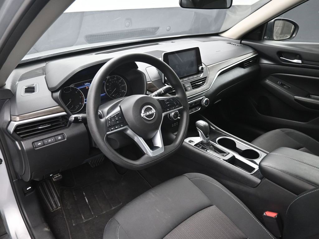 Used 2024 Nissan Altima 2.5 SV image 19