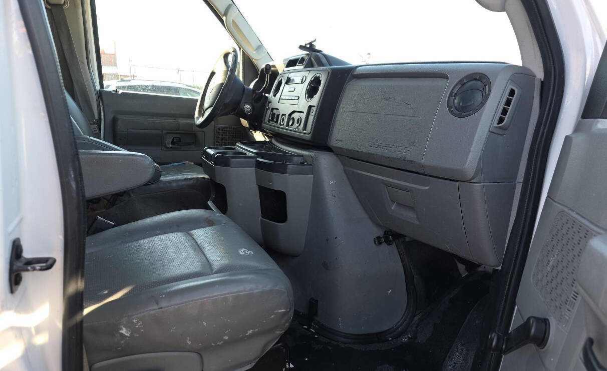 Used 2011 Ford E-150 and Econoline 150 image 6