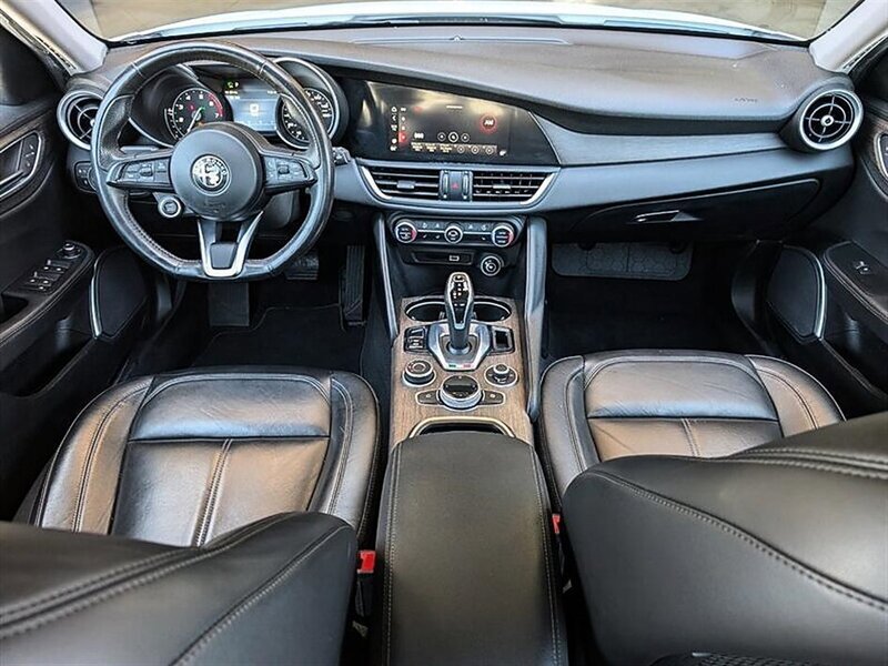 Used 2020 Alfa Romeo Giulia Ti w/ Active Blind Spot Package AWD/4WD image 3
