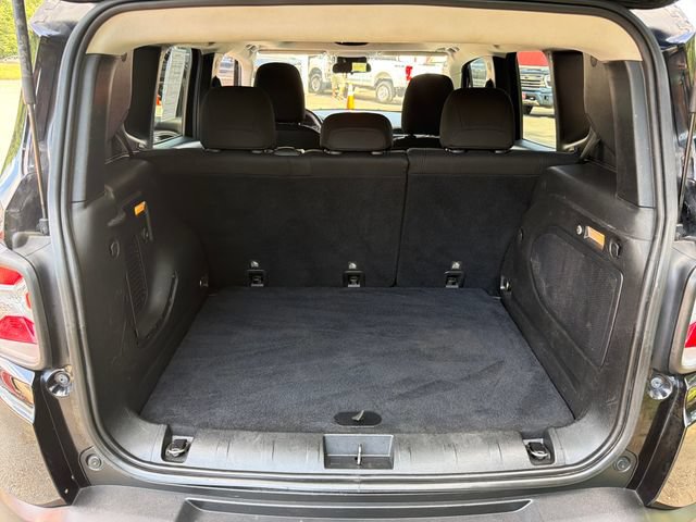 Used 2016 Jeep Renegade 75th Anniversary AWD/4WD image 24