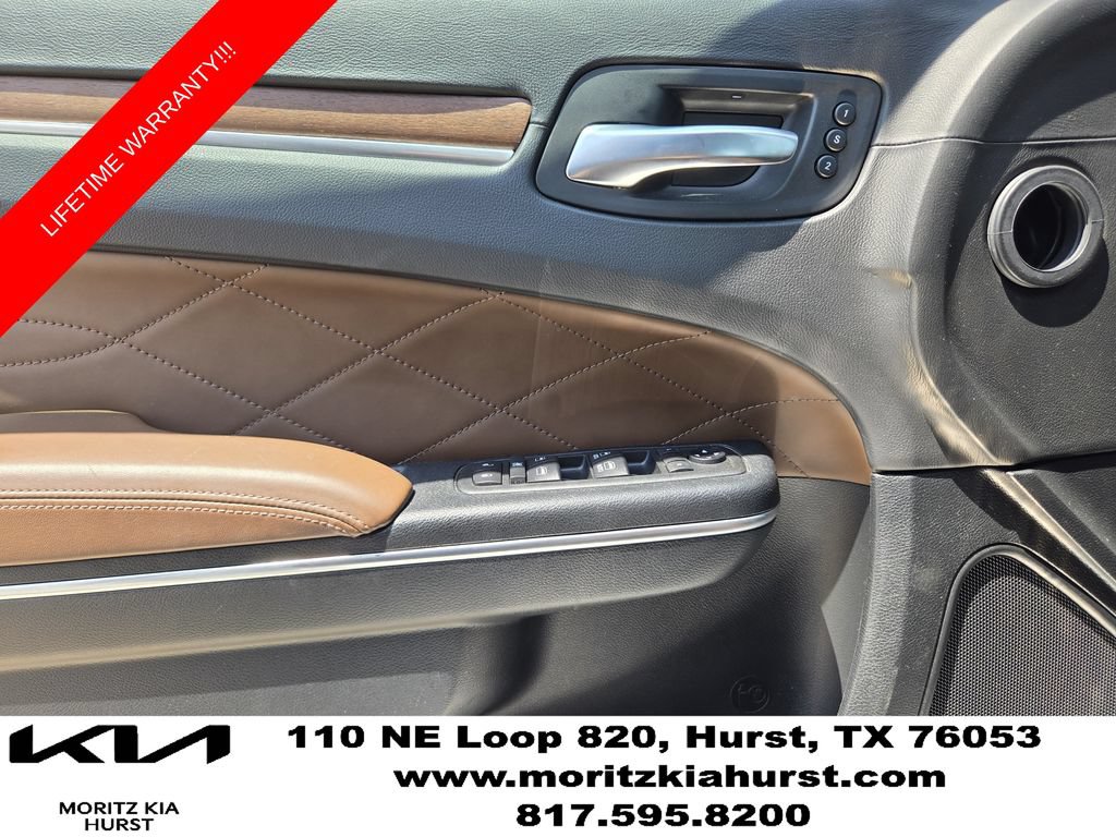 Used 2018 Chrysler 300 C w/ Sun, Sound & Nav Package RWD image 23