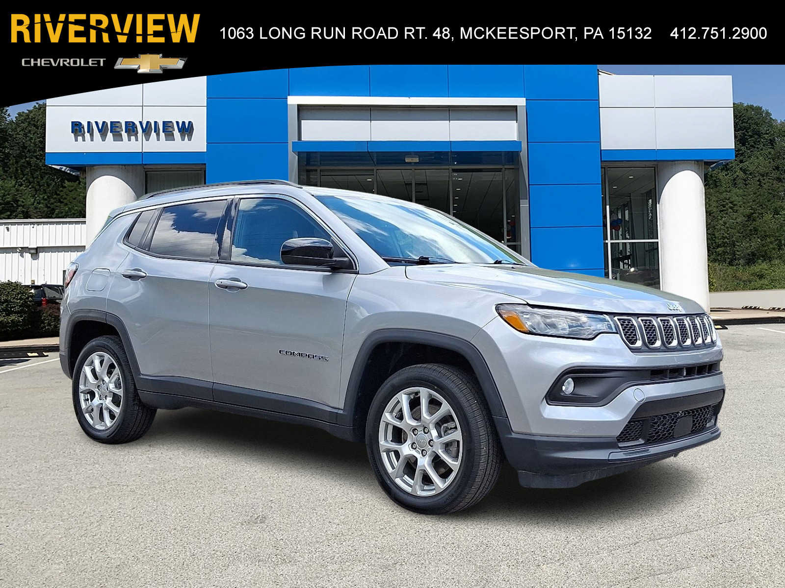 Used 2023 Jeep Compass Latitude AWD/4WD image 1