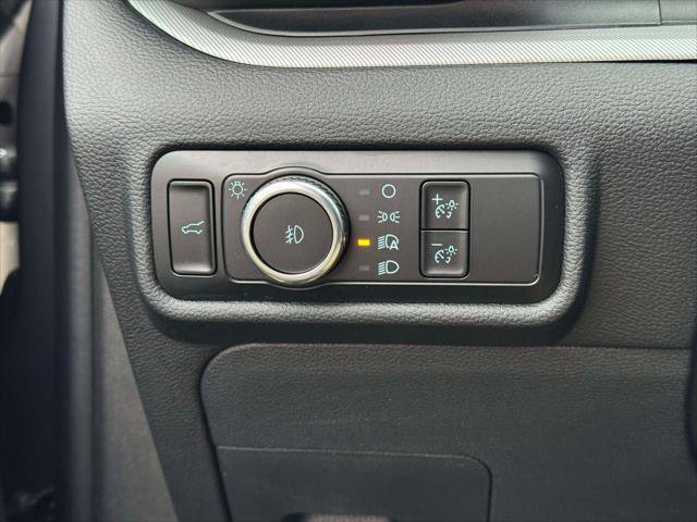 Certified 2023 Ford Explorer XLT w/ Equipment Group 202A image 18