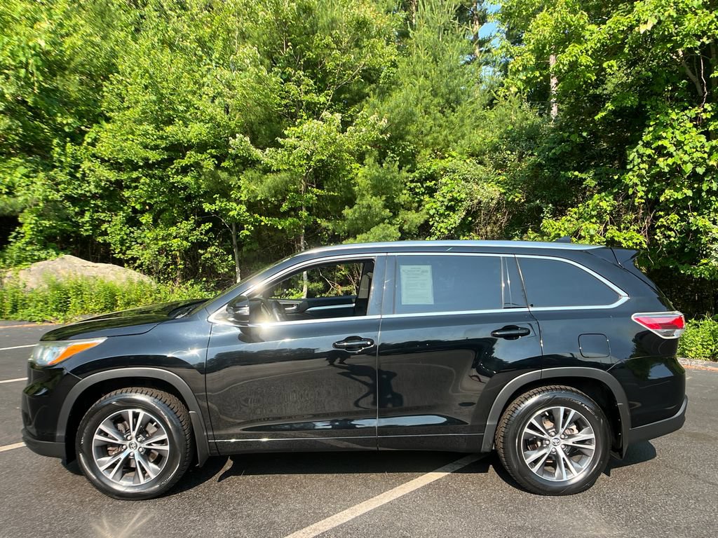 Used 2016 Toyota Highlander XLE AWD/4WD video 2