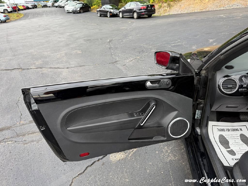 Used 2014 Volkswagen Beetle 1.8T image 5