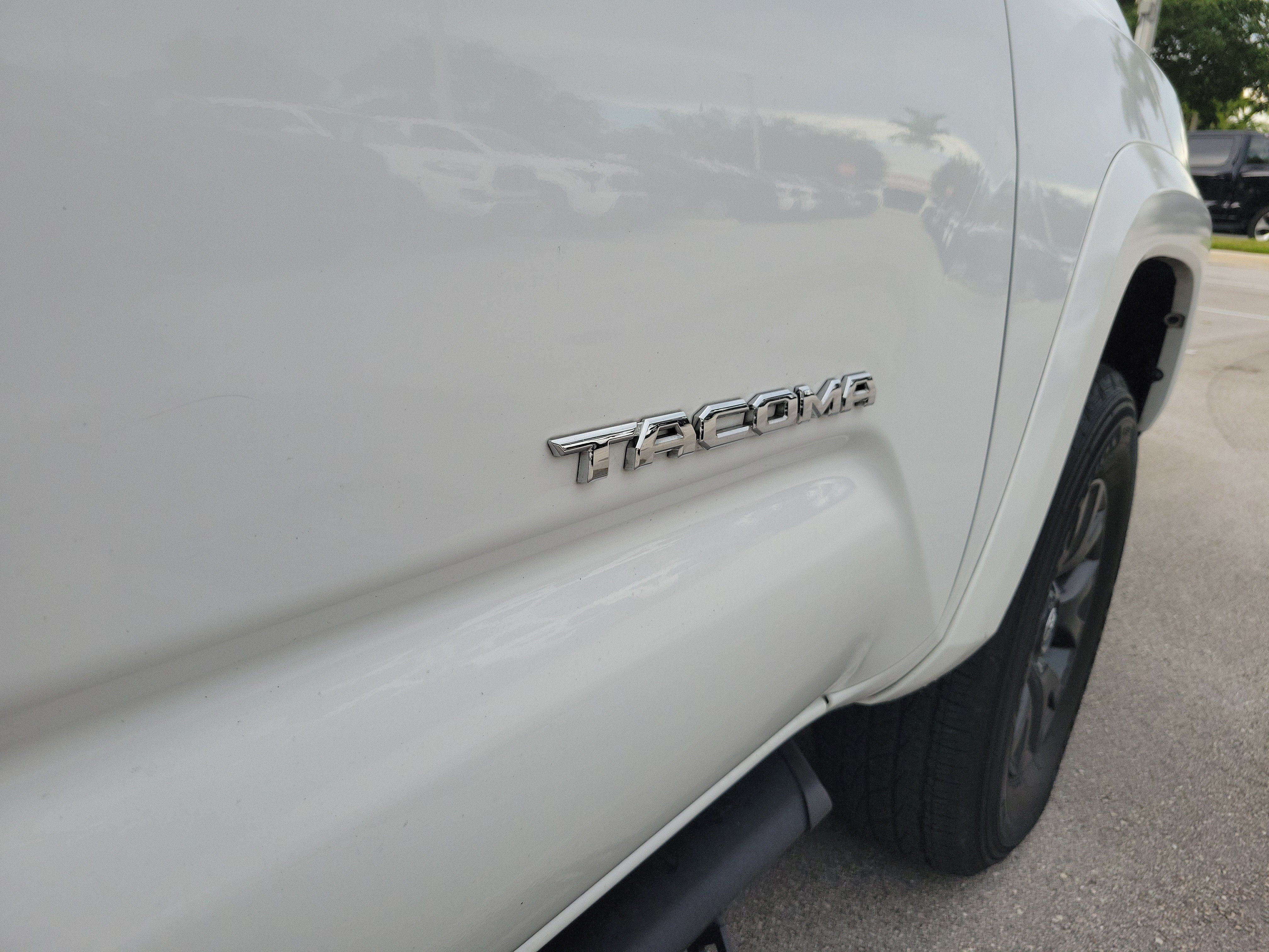 Used 2023 Toyota Tacoma SR5 w/ Technology Package RWD image 9