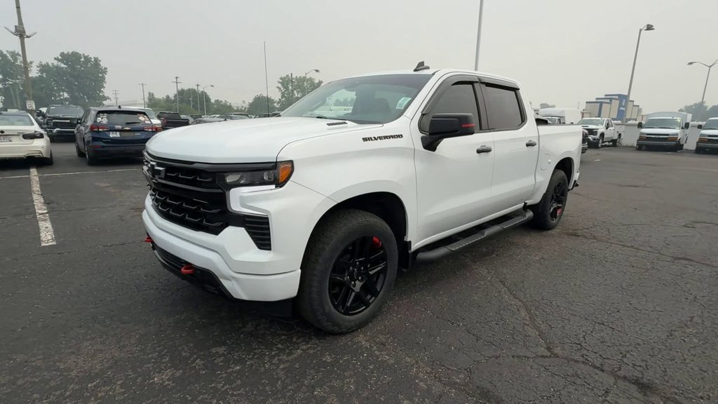 Used 2023 Chevrolet Silverado 1500 RST w/ Redline Edition AWD/4WD image 4
