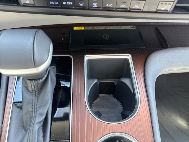 Used 2022 Toyota Sienna XLE w/ XLE Plus Package image 17