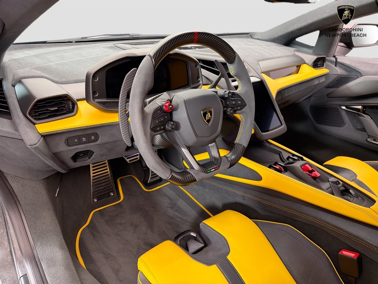 Used 2025 Lamborghini Revuelto AWD/4WD image 46