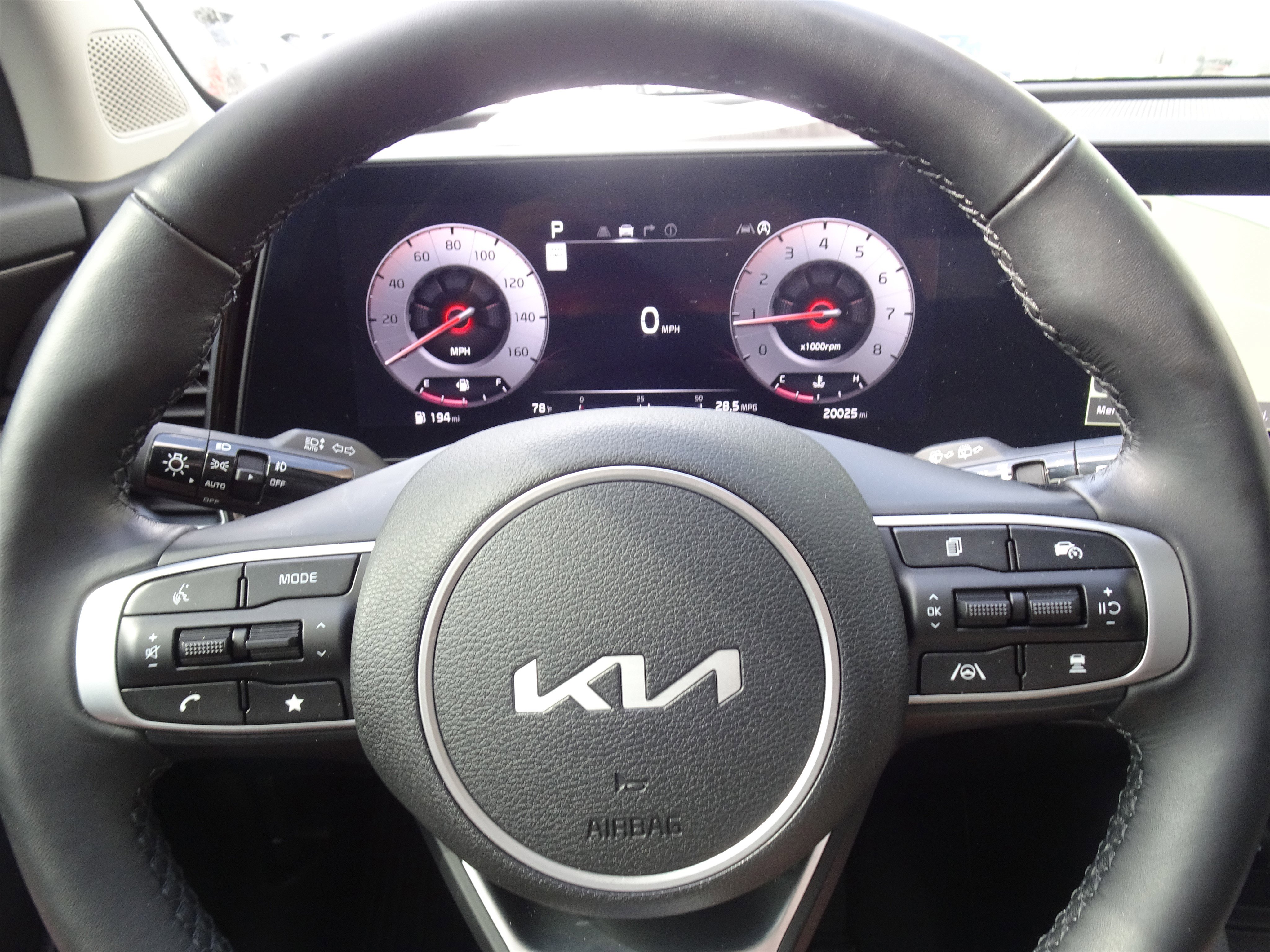 Used 2025 Kia Sportage SX image 24