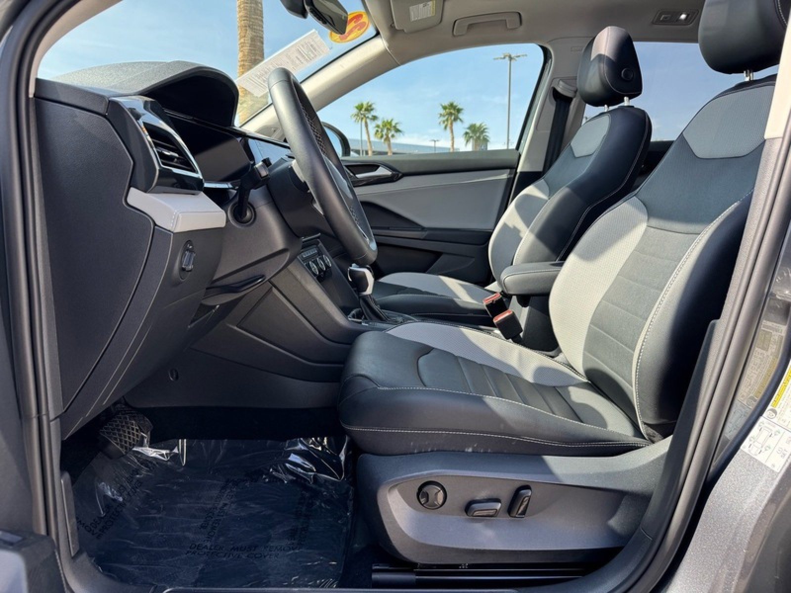 Used 2022 Volkswagen Taos SEL w/ Panoramic Sunroof Package image 13