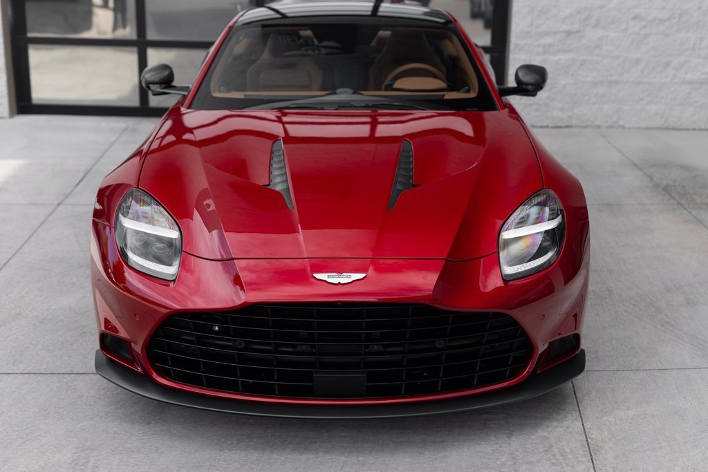 New 2025 Aston Martin Vanquish image 3