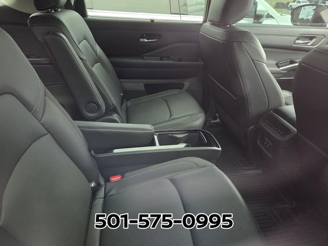 Used 2026 Nissan Pathfinder SL w/ SL Premium Package AWD/4WD image 11