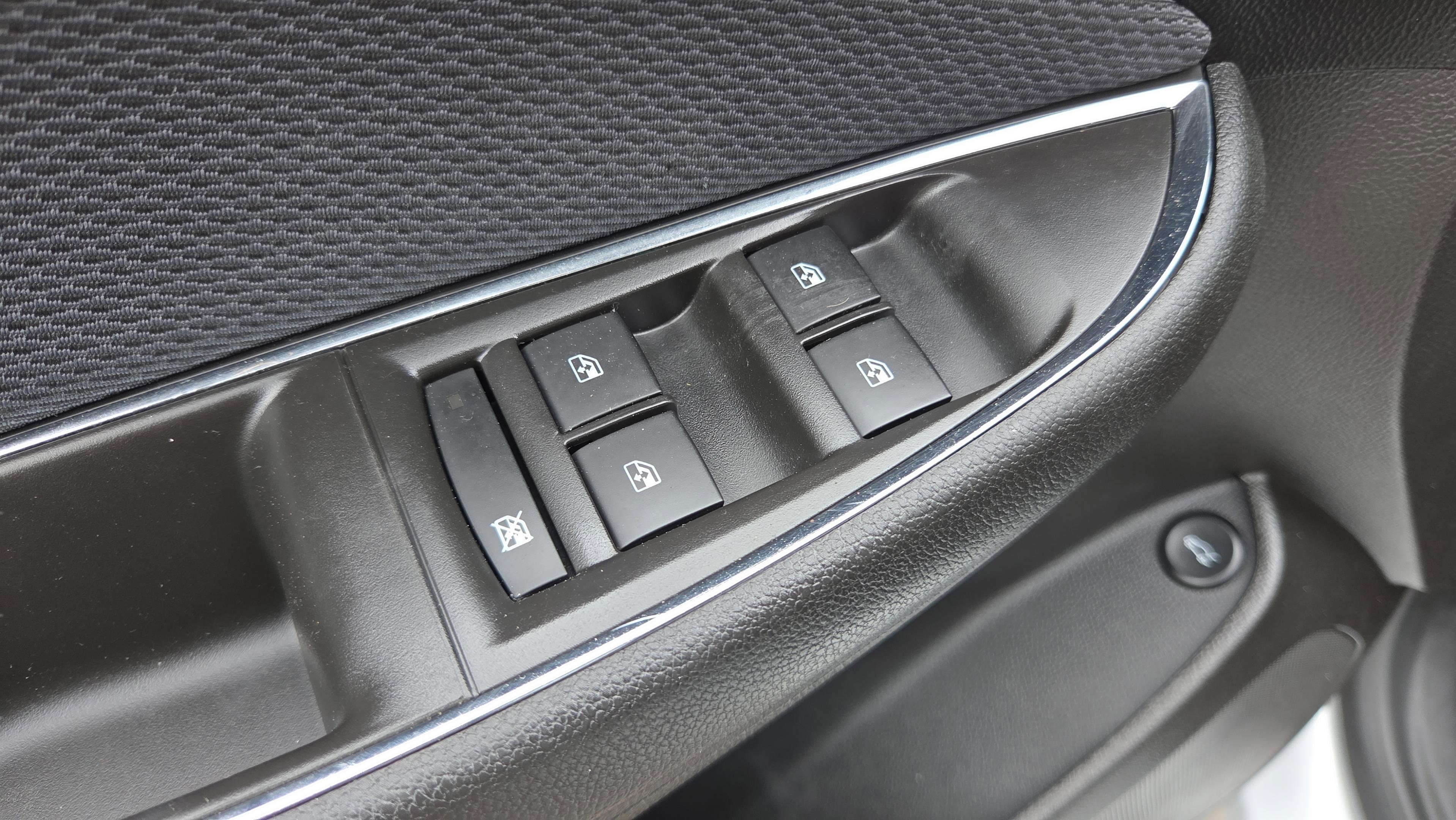 Used 2018 Chevrolet Cruze LS image 27