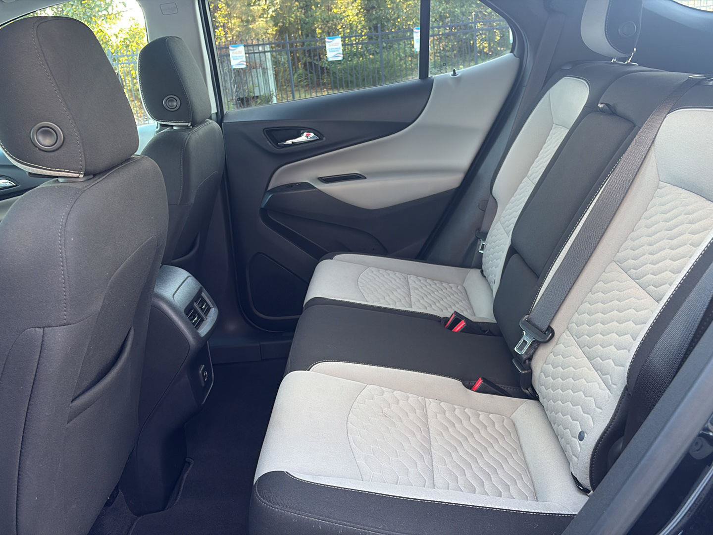 Used 2020 Chevrolet Equinox LS w/ LS Convenience Package FWD image 16