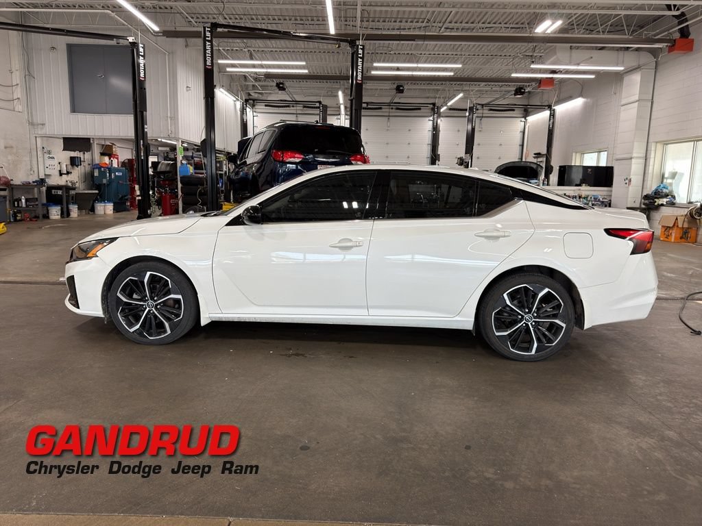 Used 2024 Nissan Altima 2.5 SR w/ SR Premium Package AWD/4WD video 1