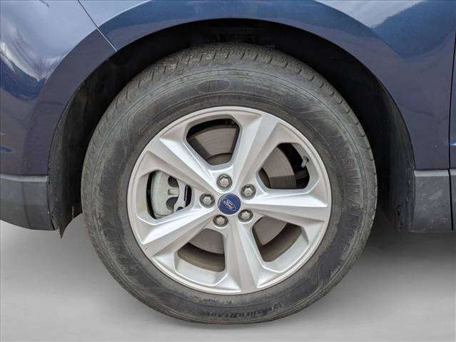 Used 2017 Ford Edge SE image 9