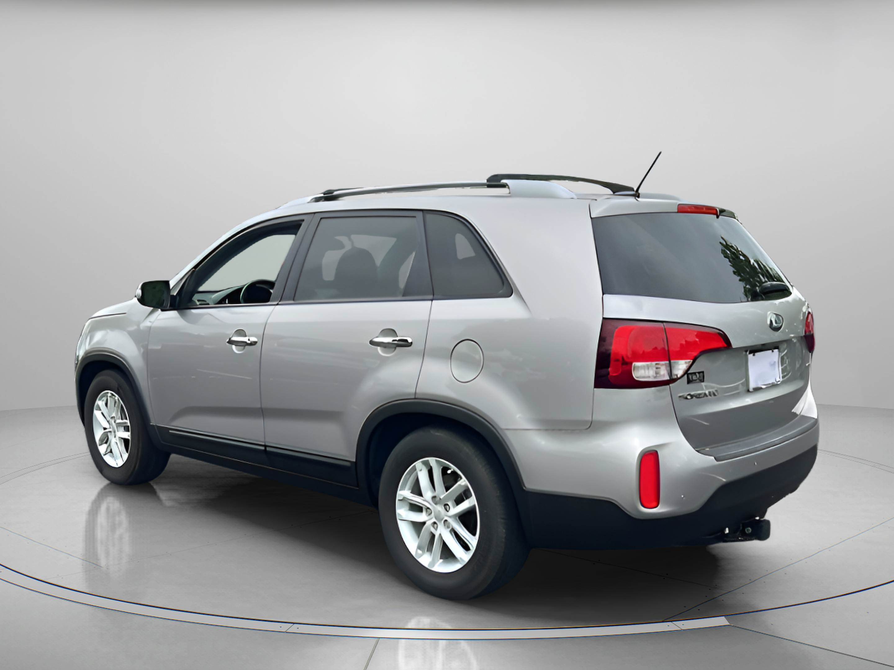 Used 2014 Kia Sorento LX FWD image 3