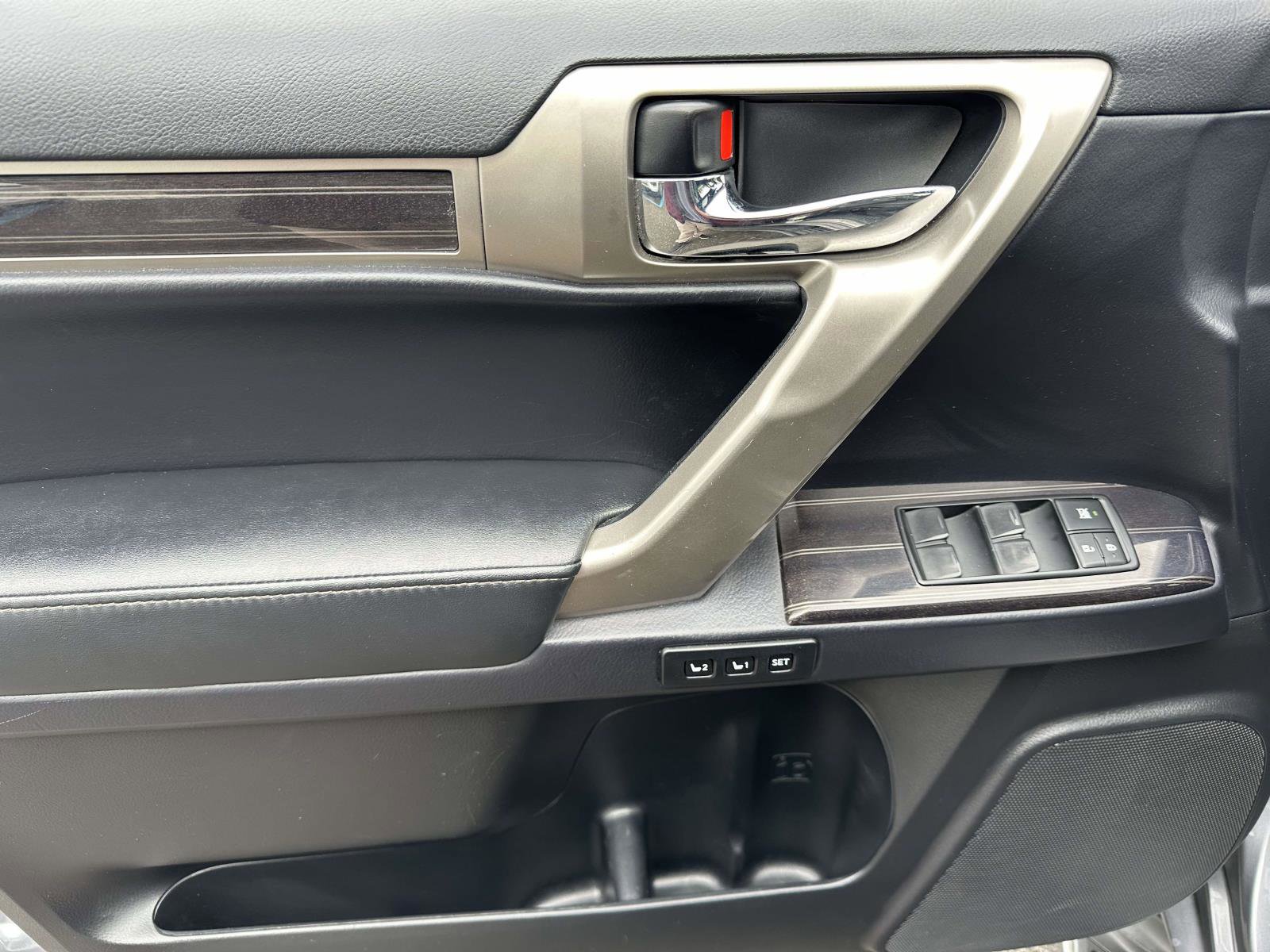 Used 2020 Lexus GX 460 Premium w/ Premium Package image 15