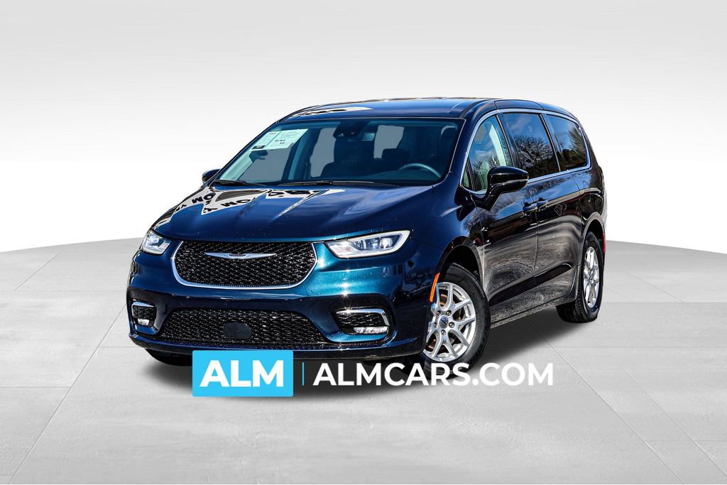 Used 2024 Chrysler Pacifica Touring-L image 1