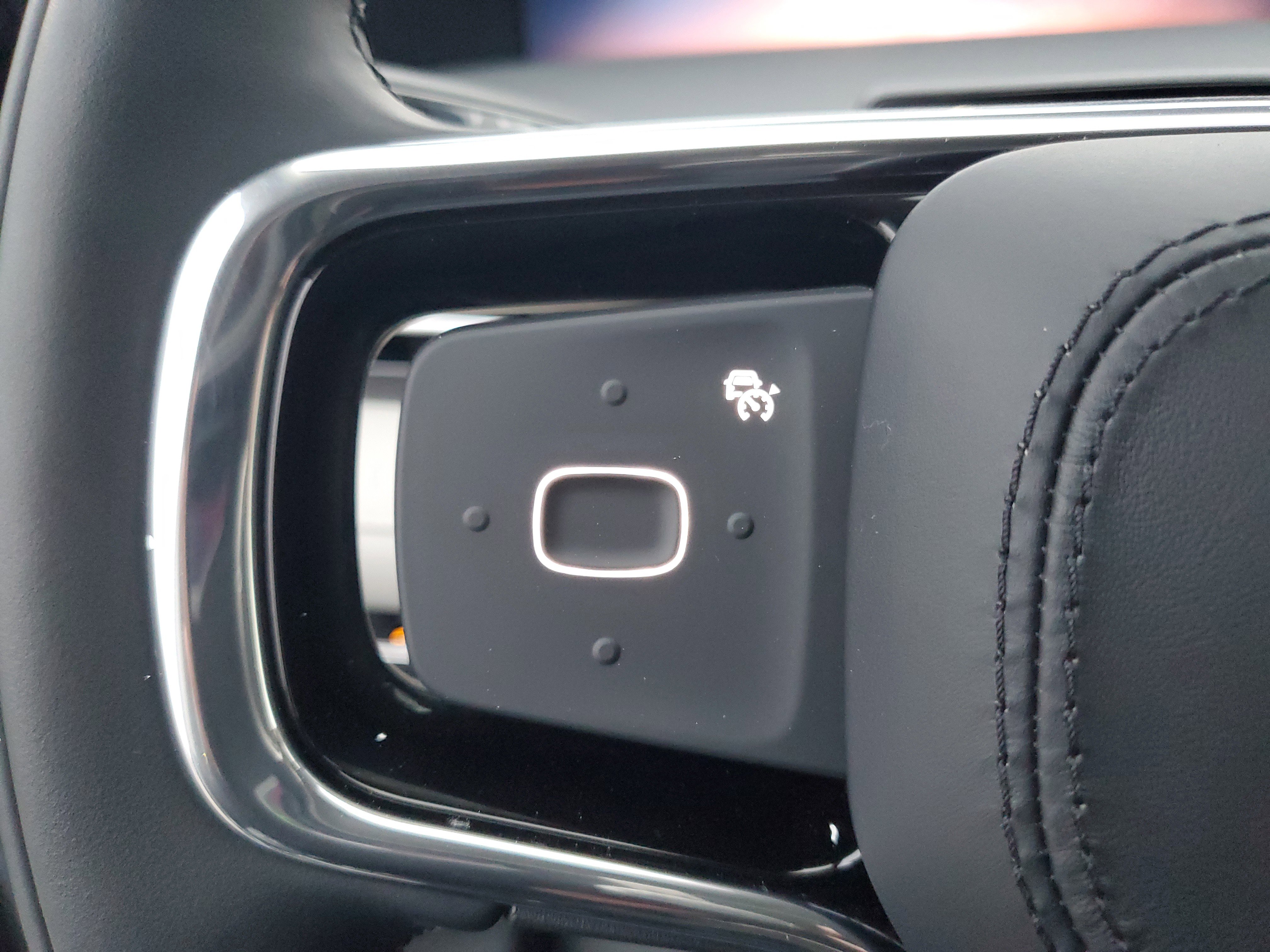 New 2025 Lincoln Nautilus Premier image 16