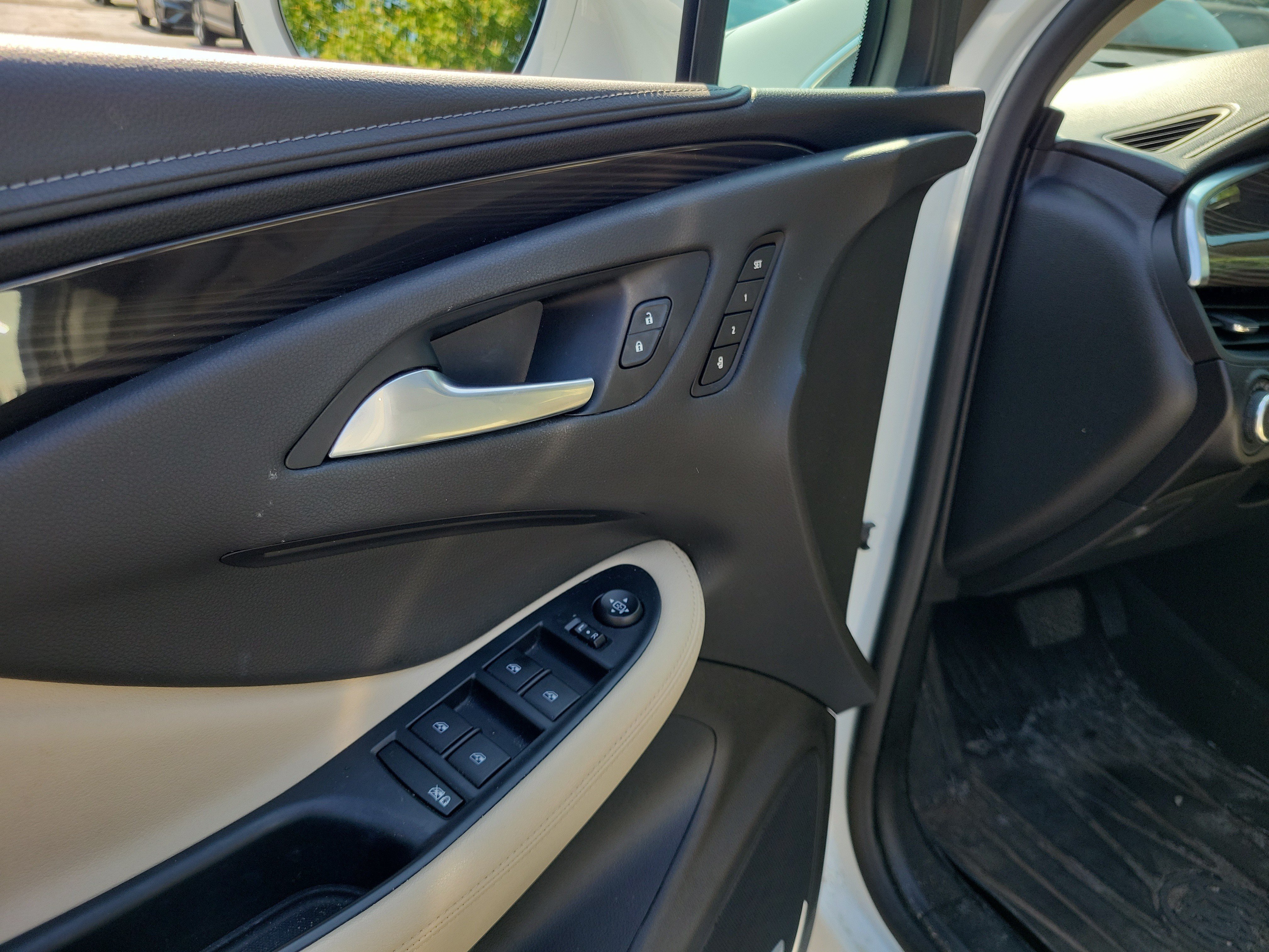 Used 2020 Buick Envision Premium AWD/4WD image 18